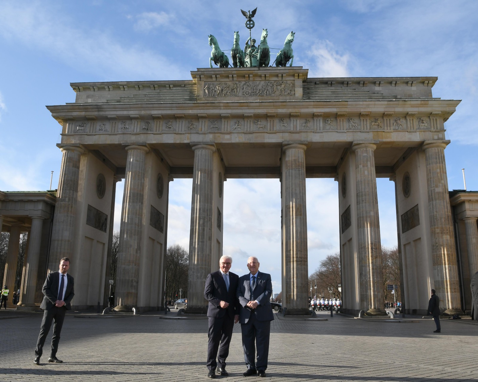 Bundespräsident Steinmeier und Staatspräsident Rivlin vor Brandenburger Tor